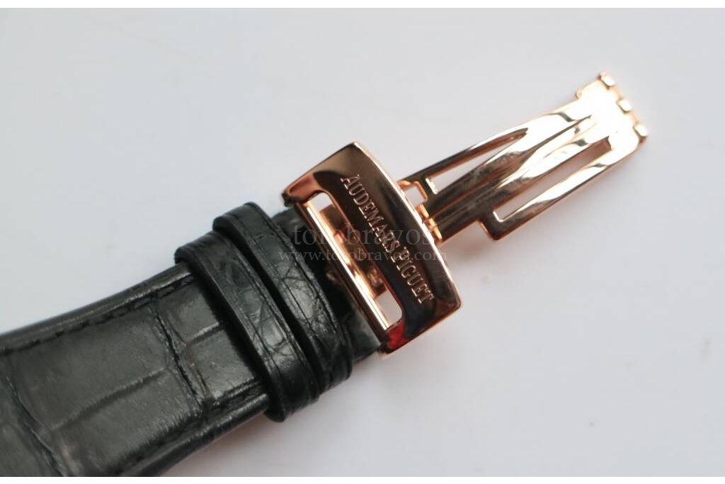 Best Swiss Clone Replica Royal Oak - SelfWinding Leather - IP Empire Replica Watches